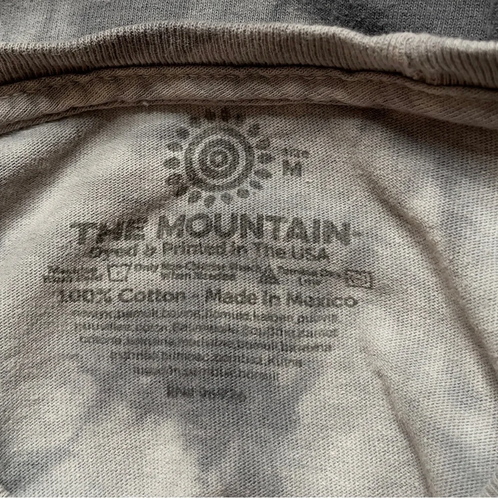The Mountain Tie Dye Elephant 🐘 Size Medium Short Sleeve Tee - Picture 5 of 8